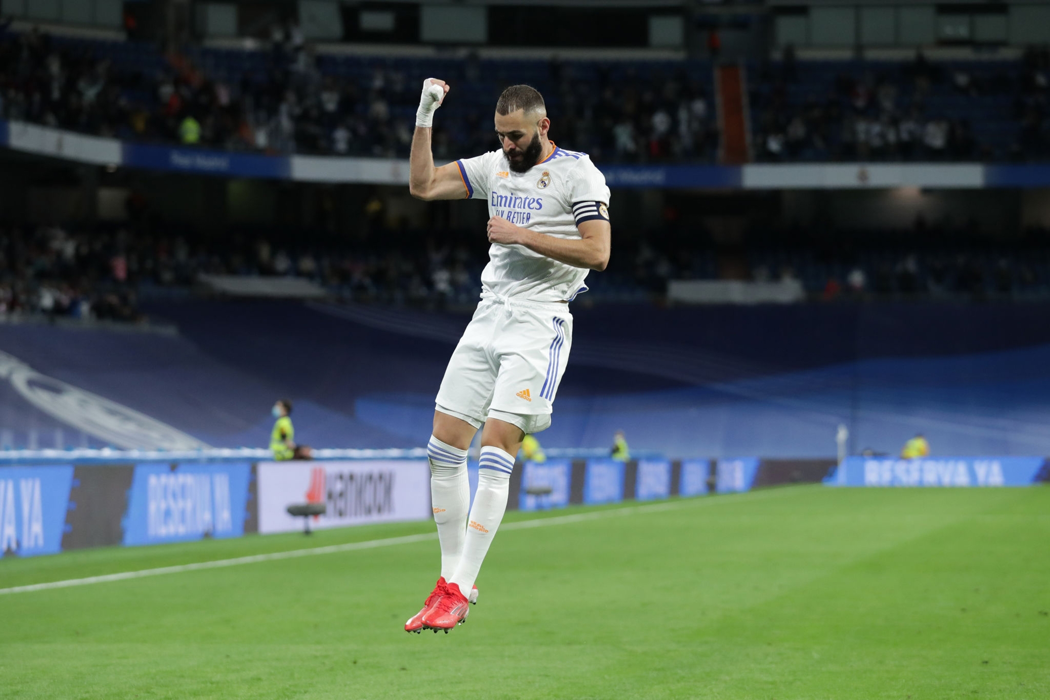Gana el Real Madrid con doblete de Benzema en la Champions League